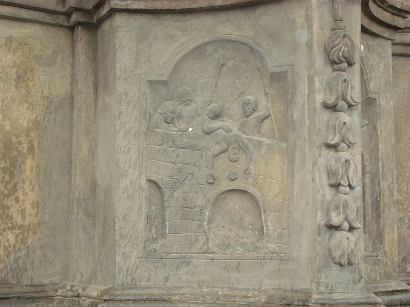 Detail reliéfu na Staroměstském mostě přes Ploučnici v Děčíně, autor Maggie Hammond